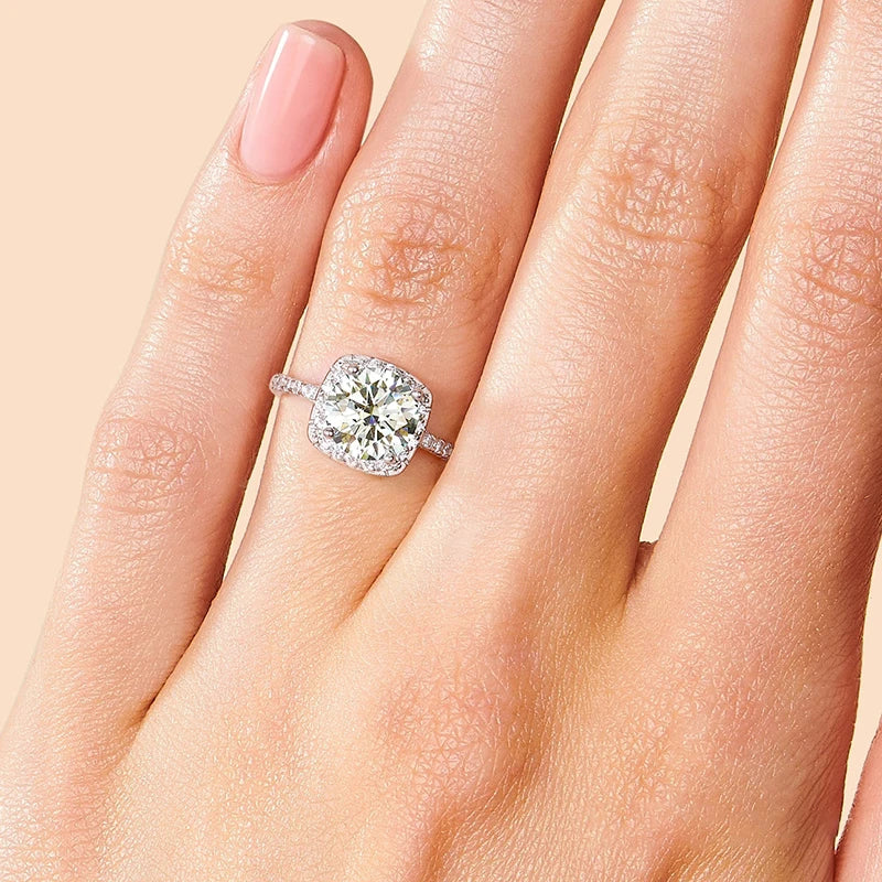 The Eloise Round Cut Moissanite Halo Ring - Solstice